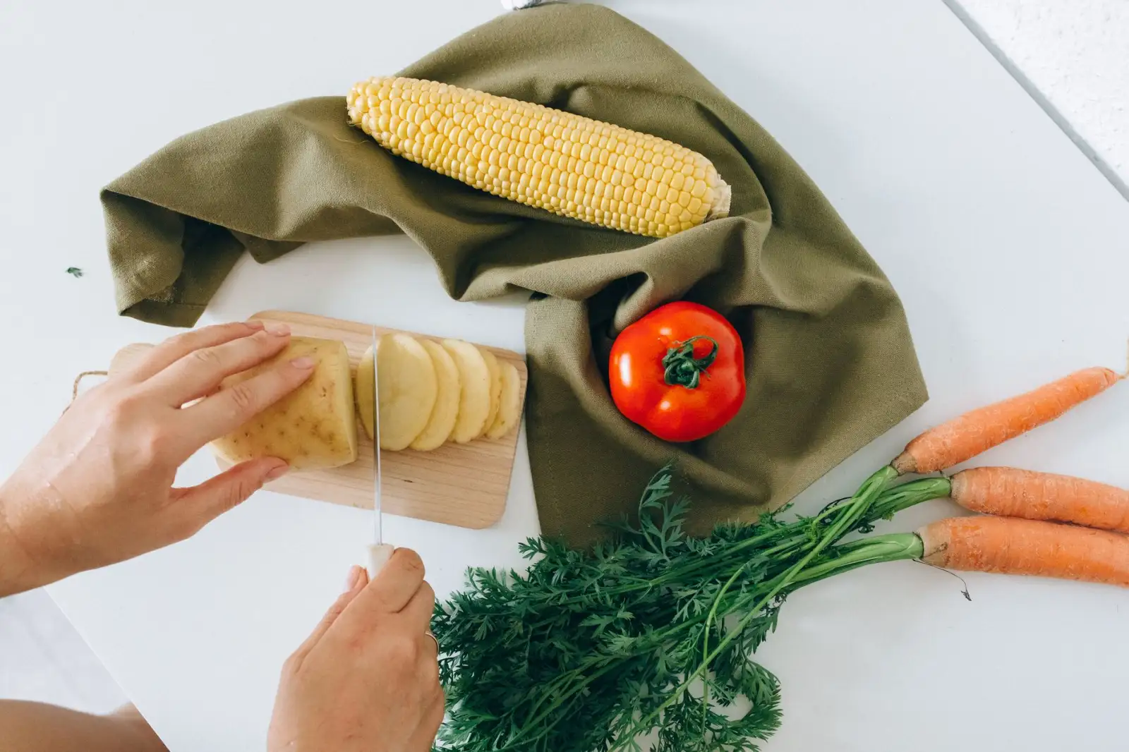 高品质服饰生产中面料检测与工艺质量管控的关键环节